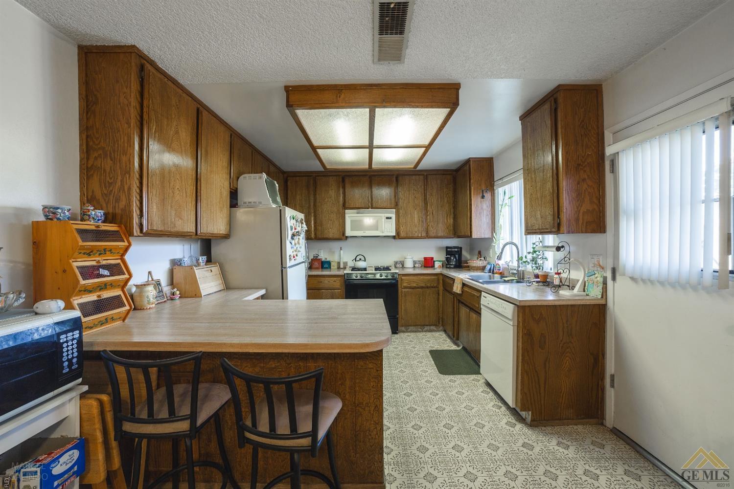 321 Pearson Avenue Bakersfield, CA 93308 - Photo 12 of 29