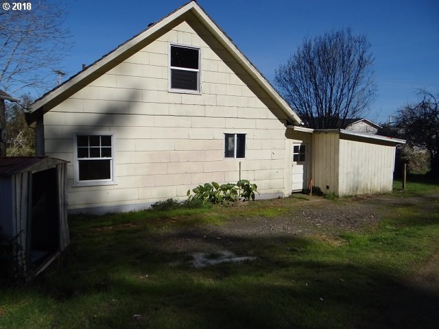 760 Elm Avenue Reedsport, OR 97467 - Photo 12 of 24