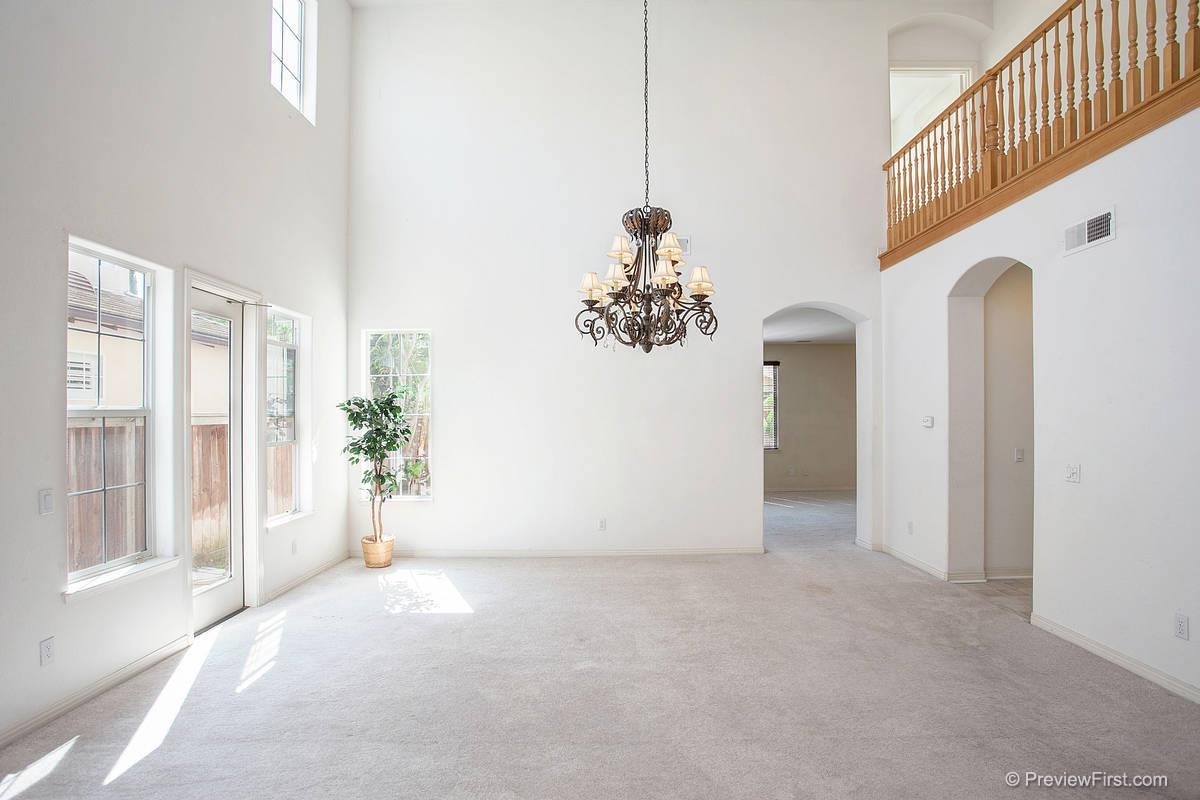 507 Rudder Avenue Carlsbad, CA 92011 - Photo 5 of 25 Gallery Image 5