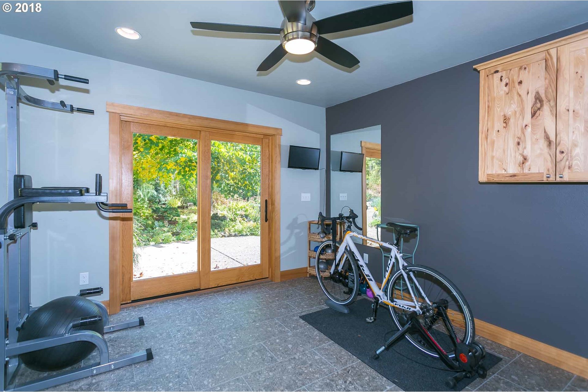 609 Southwest Maplecrest Court Portland, OR 97219 - Photo 27 of 32 Gallery Image 27