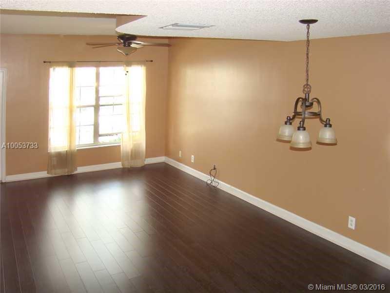 59 Simonton Circle, Unit 59 Weston, FL 33326 - Photo 4 of 9