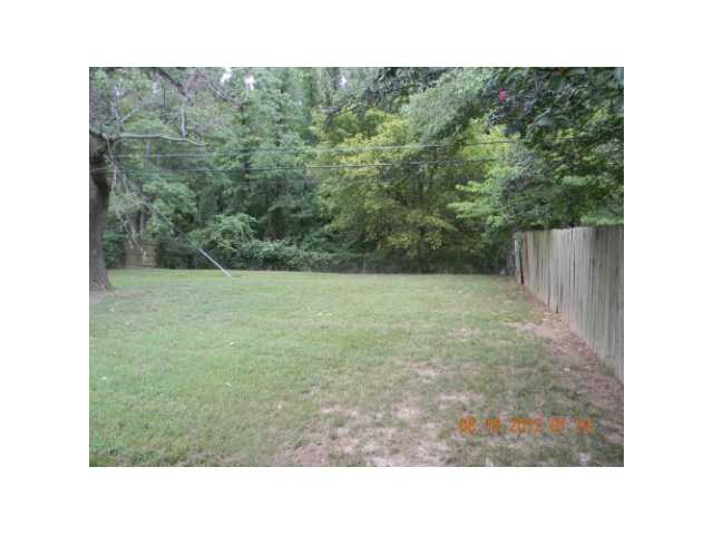 200 Stoneham Road Memphis, TN 38109 - Photo 2 of 8