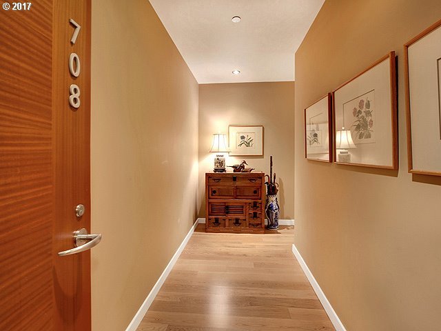 2351 Northwest Westover Road, Unit 708 Portland, OR 97210 - Photo 9 of 16 Gallery Image 9