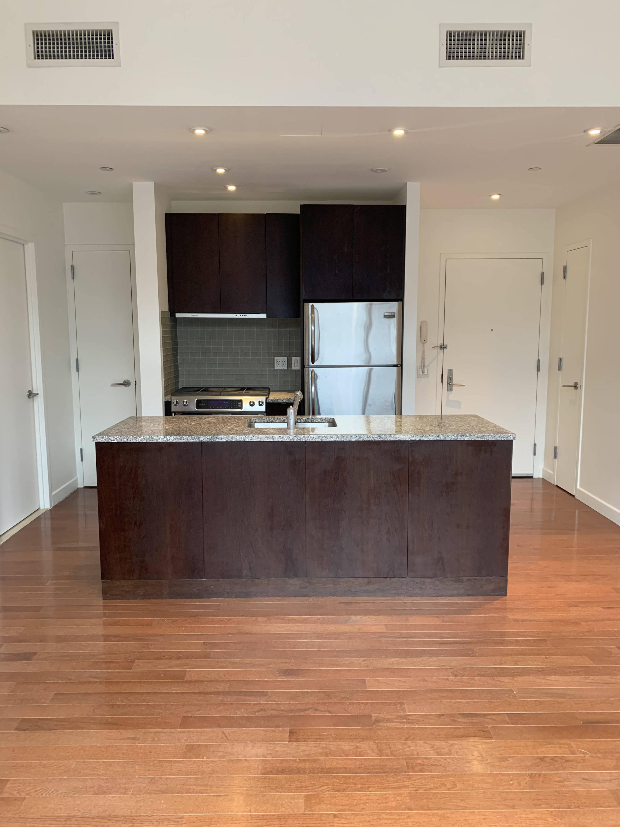 306 West 48th Street, Unit 8A Manhattan, NY 10036 - Photo 2 of 10