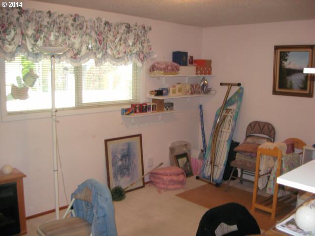 1483 Umpqua Road Woodburn, OR 97071 - Photo 2 of 7 Gallery Image 2