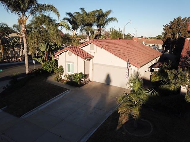 950 Alyssum Road Carlsbad, CA 92011 - Photo 3 of 11