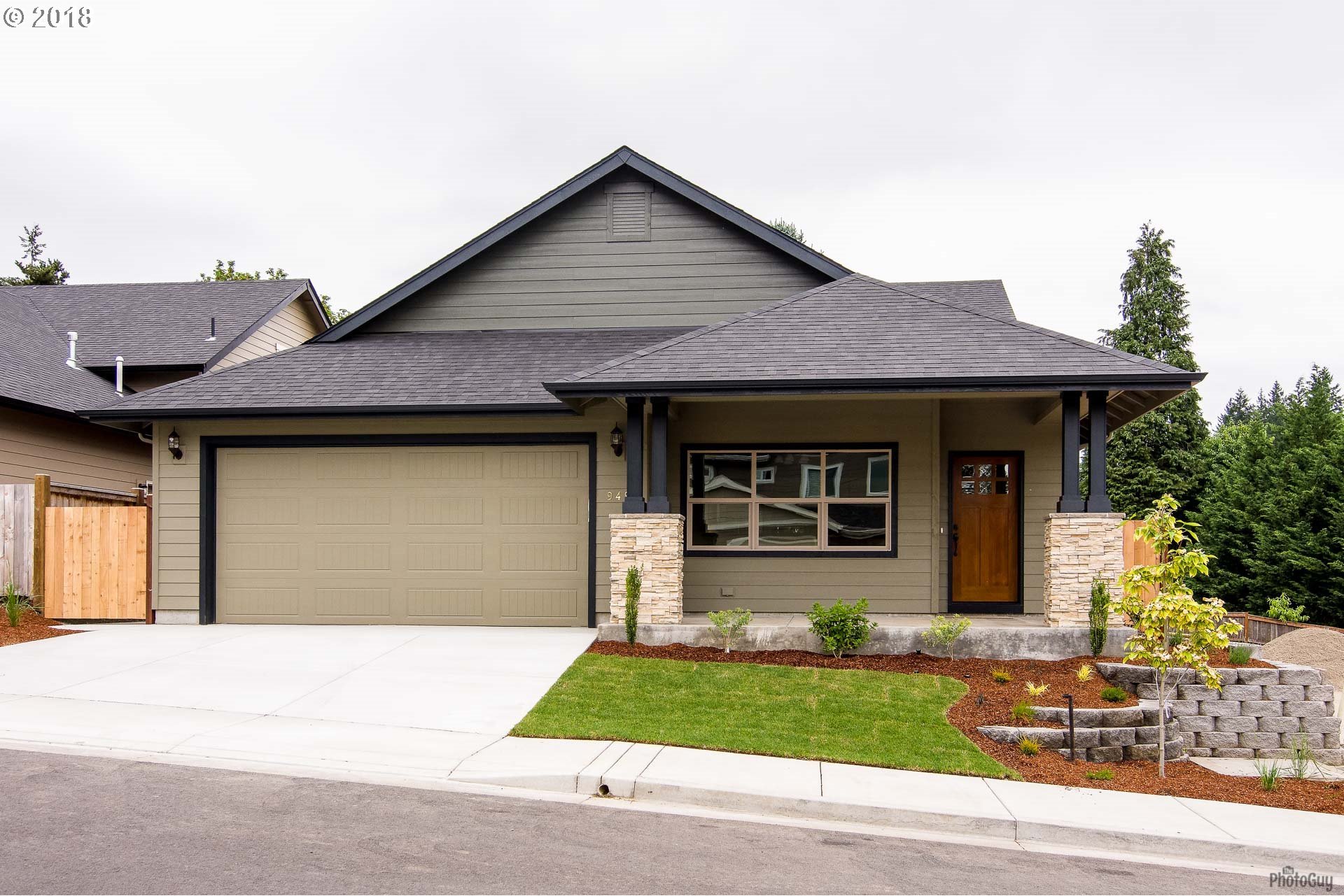 949 South 58th Street Springfield, OR 97478 - Photo 2 of 28
