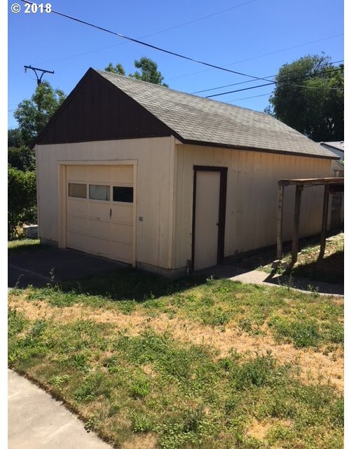 3048 Southwest Jay Avenue Pendleton, OR 97801 - Photo 9 of 26