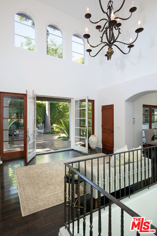 475 Halvern Drive Los Angeles, CA 90049 - Photo 4 of 26