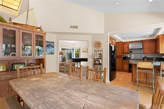 14 Woodfall Irvine, CA 92604 - Photo 6 of 17