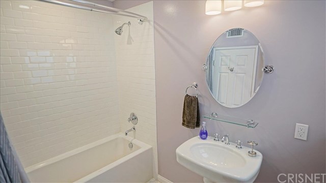 16809 Tupper Street Northridge, CA 91343 - Photo 15 of 19 Secondary bathroom