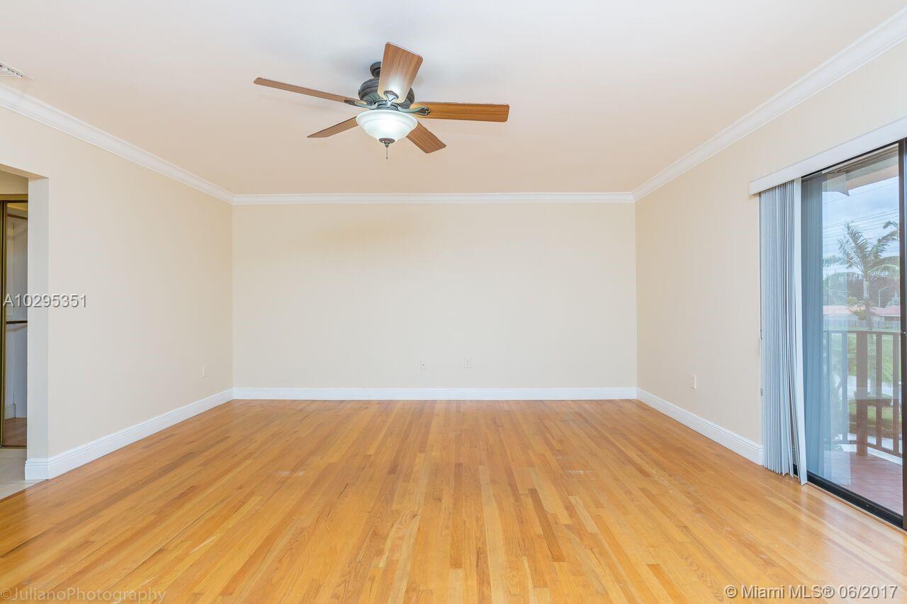35 Southwest 136th Court Miami, FL 33184 - Photo 19 of 36