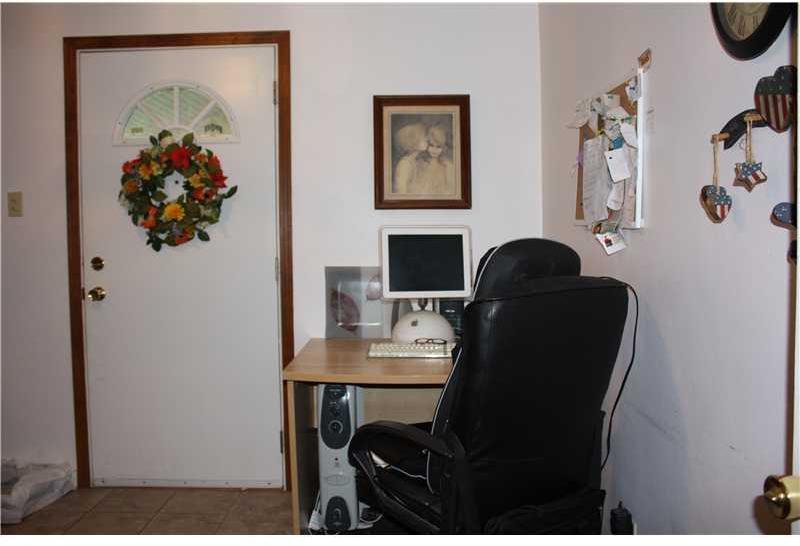 1817 Greentree Road Pittsburgh, PA 15220 - Photo 15 of 25 Gallery Image 15