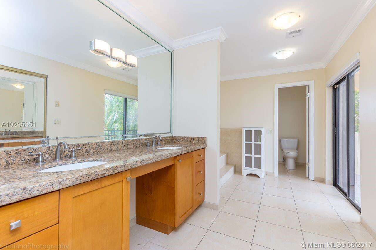 35 Southwest 136th Court Miami, FL 33184 - Photo 23 of 36
