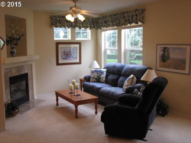 7173 Southwest Manor Way, Unit B Beaverton, OR 97078 - Photo 8 of 13