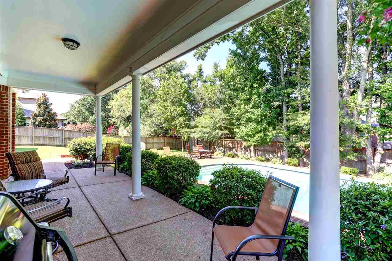 1645 Brackenshire Lane Collierville, TN 38017 - Photo 4 of 25 Overlooking the pool area