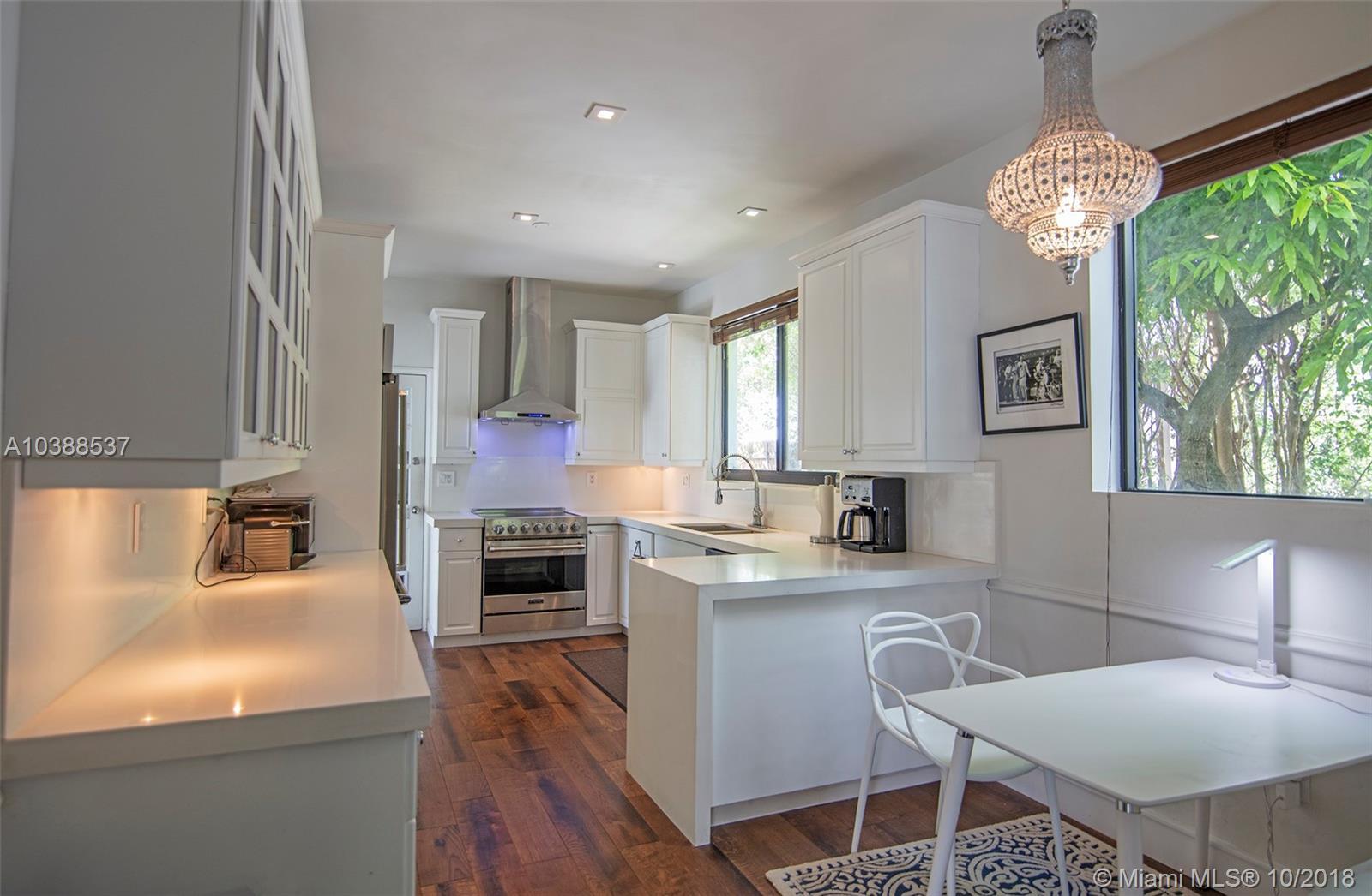 5400 Pine Tree Drive Miami Beach, FL 33140 - Photo 8 of 25