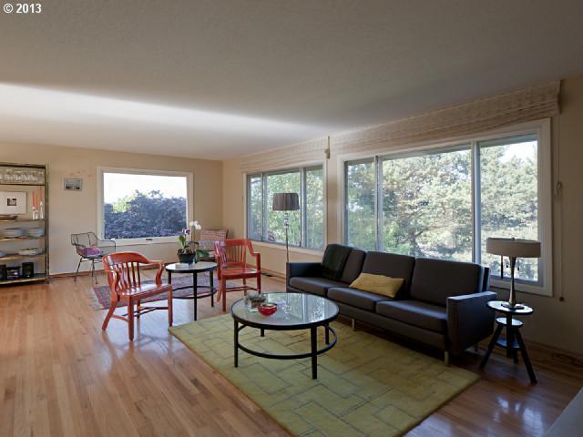 2636 Southwest Hamilton Street Portland, OR 97239 - Photo 3 of 16 Gallery Image 3