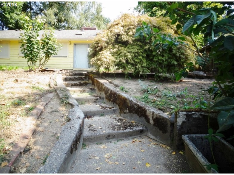565 Northeast South Nebergall Loop Albany, OR 97321 - Photo 27 of 32 Gallery Image 27