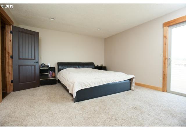 400 Northeast Lucas Road Troutdale, OR 97060 - Photo 6 of 16 Gallery Image 6