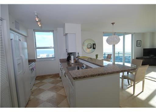 90 Alton Road, Unit 2901 Miami Beach, FL 33139 - Photo 3 of 9