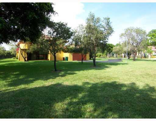 10420 Southwest 97th Court Miami, FL 33176 - Photo 6 of 8
