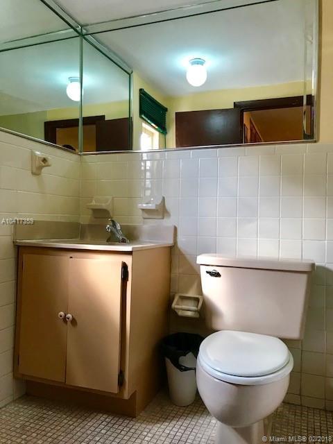 2424 Northwest 28th Street Miami, FL 33142 - Photo 12 of 24