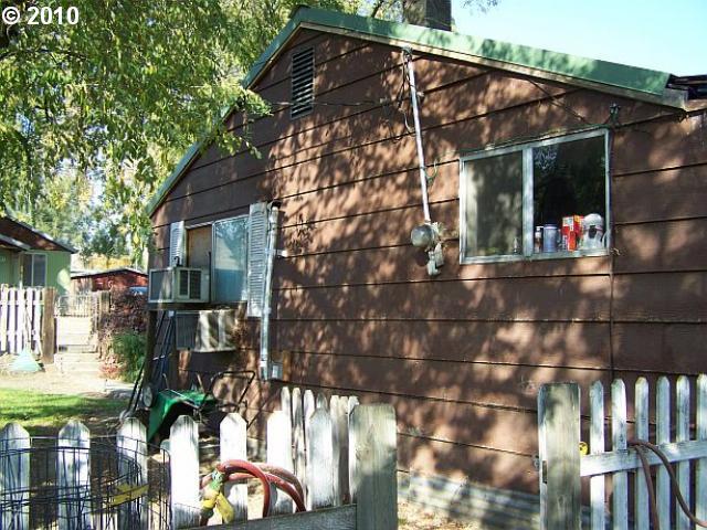 42182 George Street Pendleton, OR 97801 - Photo 4 of 6