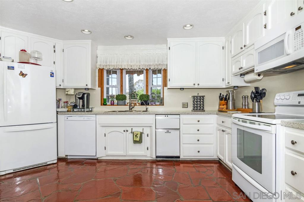 1528 Ashley Road Ramona, CA 92065 - Photo 10 of 24 Gallery Image 10