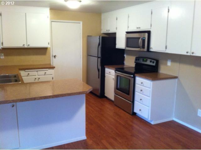 4035 Southwest 192nd Avenue Aloha, OR 97078 - Photo 2 of 8