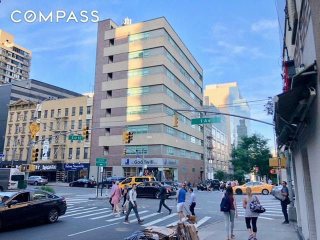 344 East 61st Street, Unit 7 Manhattan, NY 10065 - Photo 6 of 6