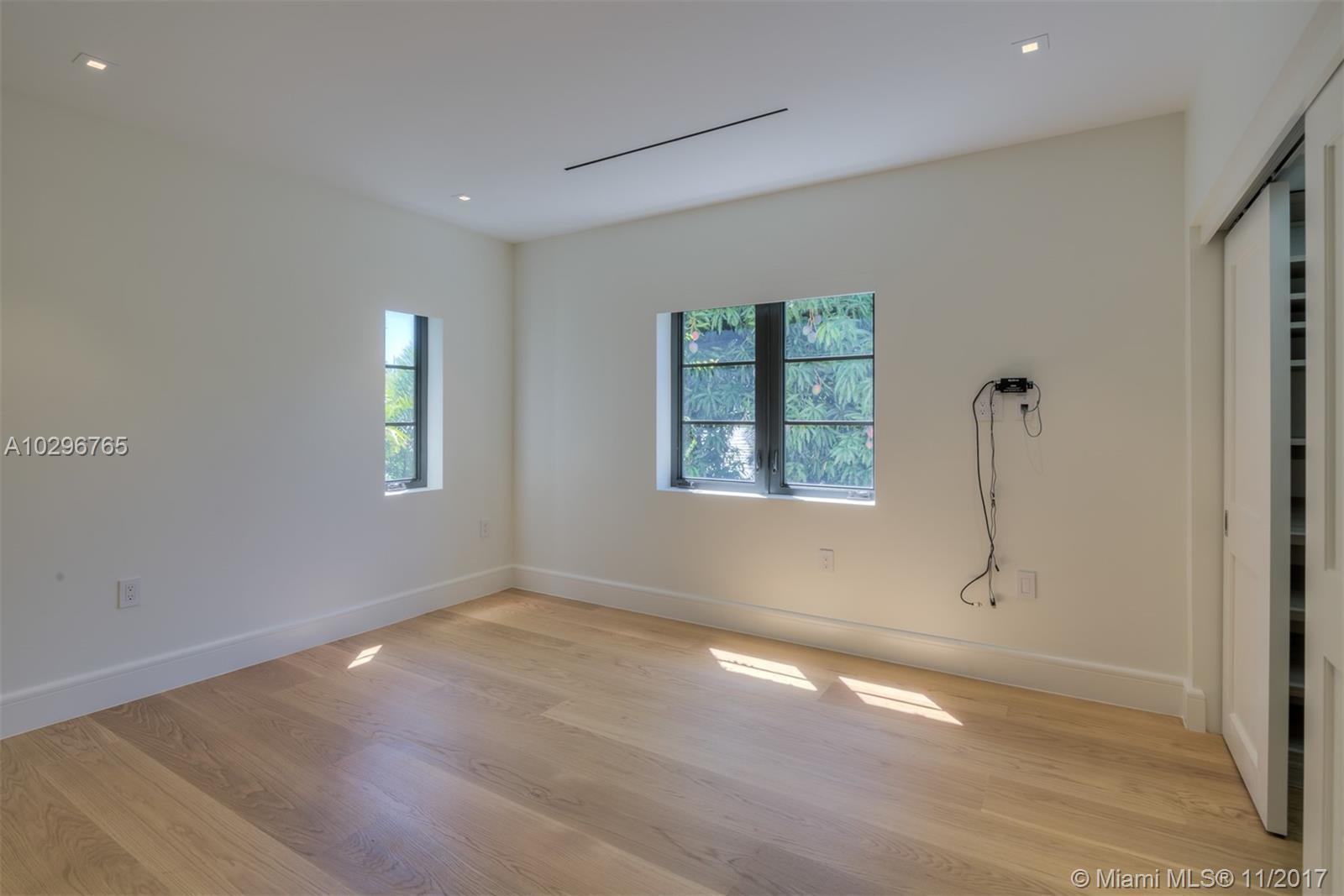 2041 North Bay Road Miami Beach, FL 33140 - Photo 26 of 33 Gallery Image 26