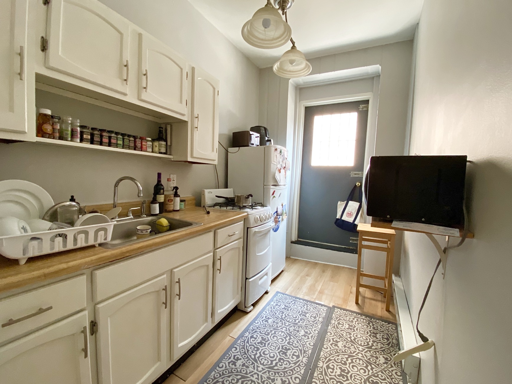 129 East 27th Street, Unit 2R Manhattan, NY 10016 - Photo 3 of 4