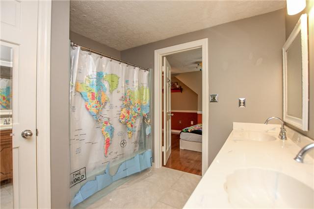 627 Cornwall Road Clarksville, TN 37043 - Photo 22 of 27 Second Full Bathroom with Double Vanity