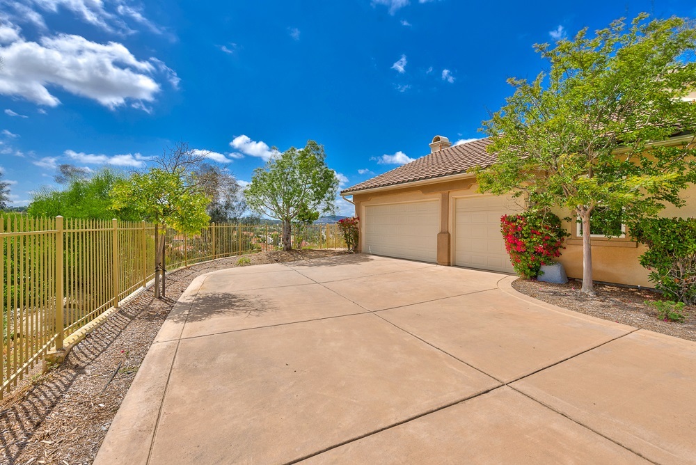 12771 Indian Trail Road Poway, CA 92064 - Photo 25 of 25 3-car garage!
