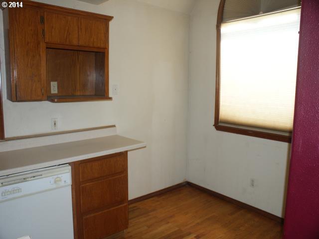 5031 Southeast Jenne Road Portland, OR 97236 - Photo 8 of 13