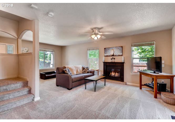 4398 5th Street Hubbard, OR 97032 - Photo 12 of 28 Gallery Image 12