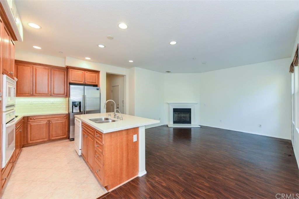 124 Chantilly Irvine, CA 92620 - Photo 3 of 20