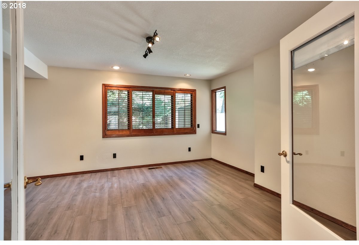 3120 Northeast Rocky Butte Road Portland, OR 97220 - Photo 13 of 32 Gallery Image 13