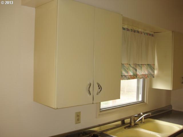 2111 Southeast 158th Avenue Portland, OR 97233 - Photo 12 of 16