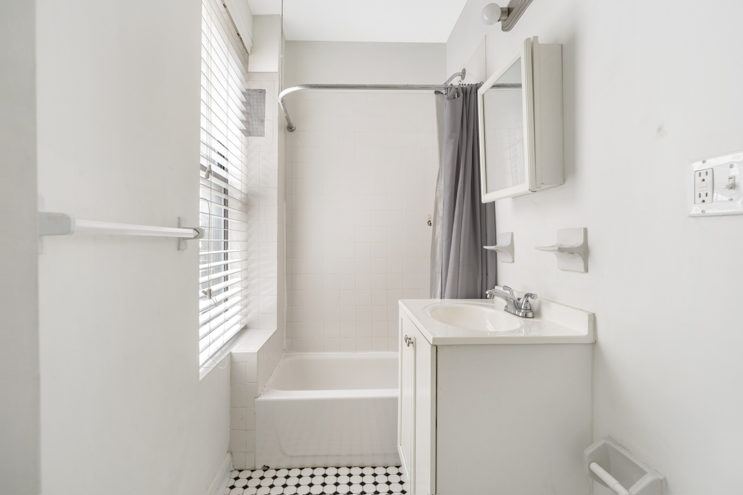 218 Thompson Street, Unit 17 Manhattan, NY 10012 - Photo 8 of 8