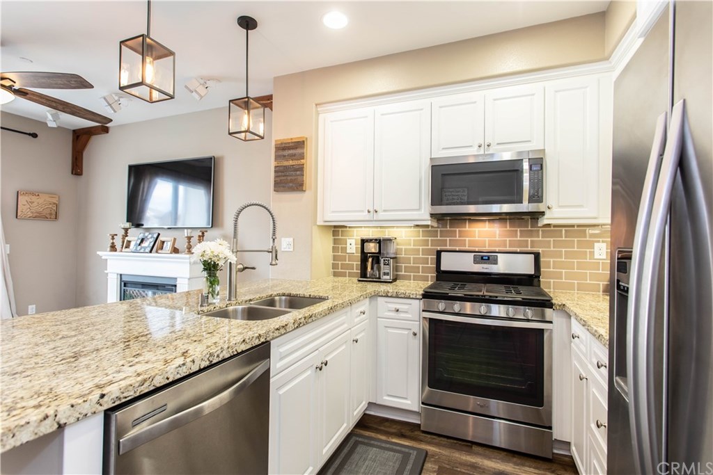 44090 Calle Luz Temecula, CA 92592 - Photo 13 of 39