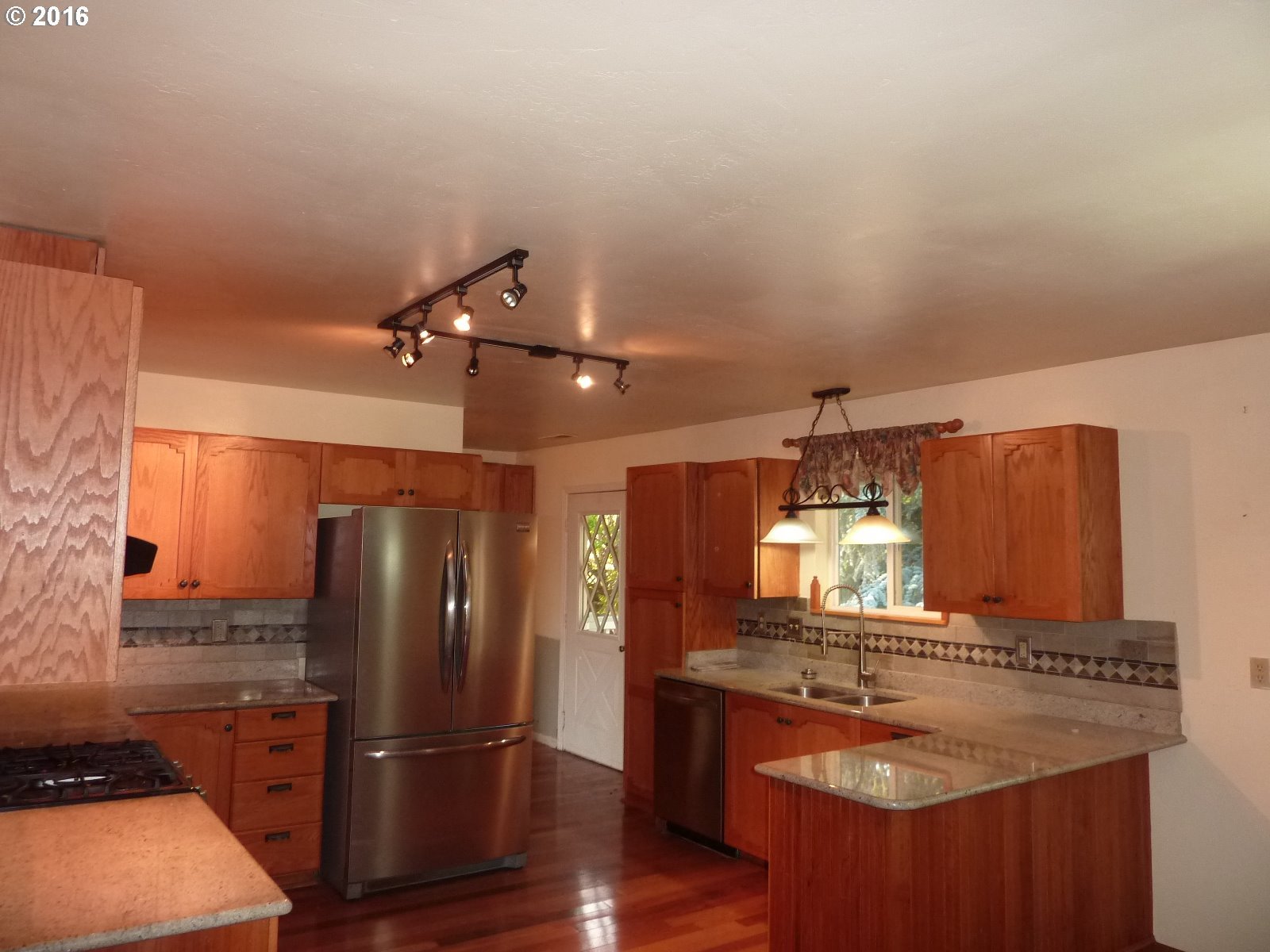 382 Colonial Road Roseburg, OR 97471 - Photo 19 of 25 Gallery Image 19