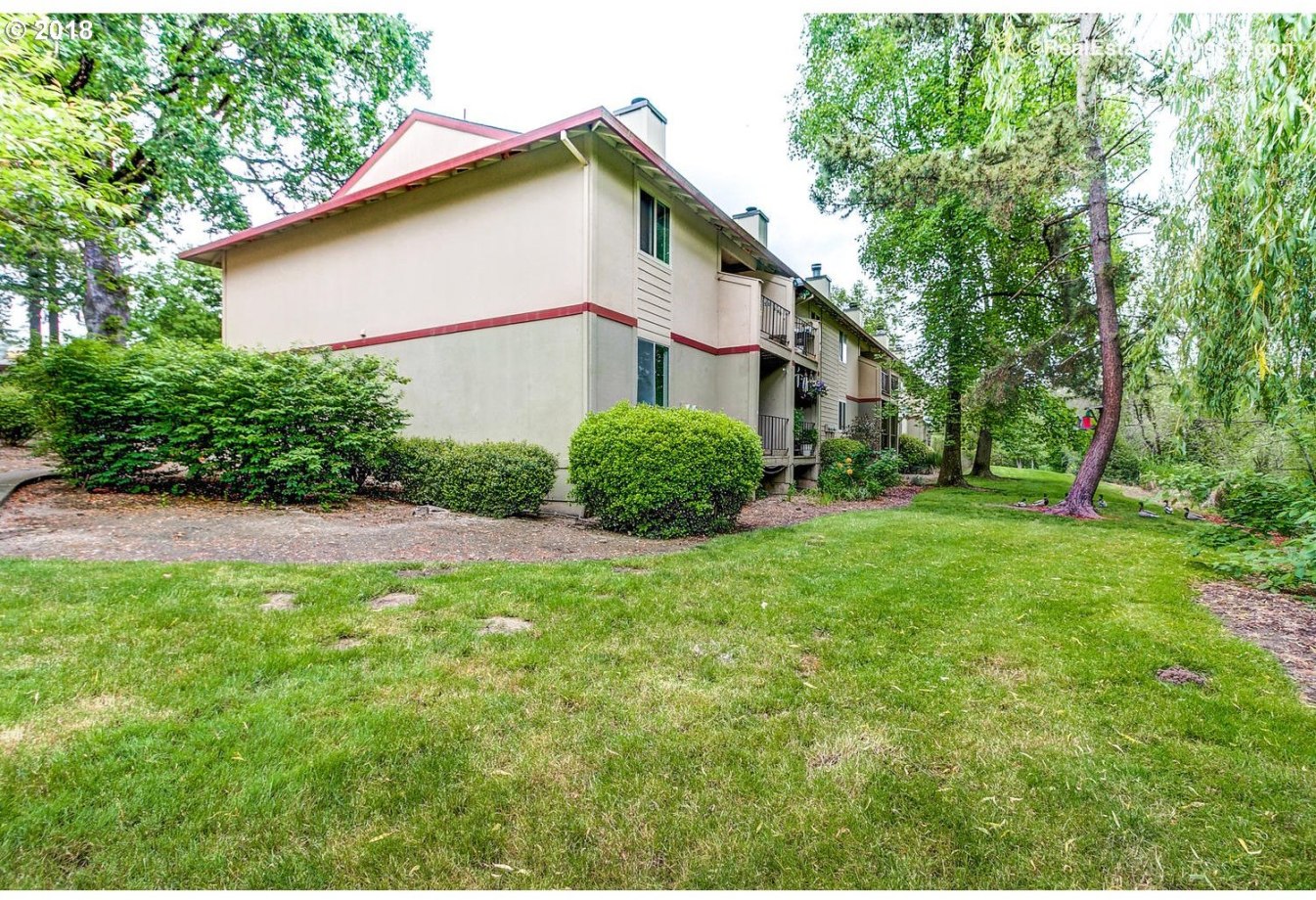 12614 Northwest Barnes Road, Unit 11 Portland, OR 97229 - Photo 26 of 32 Gallery Image 26