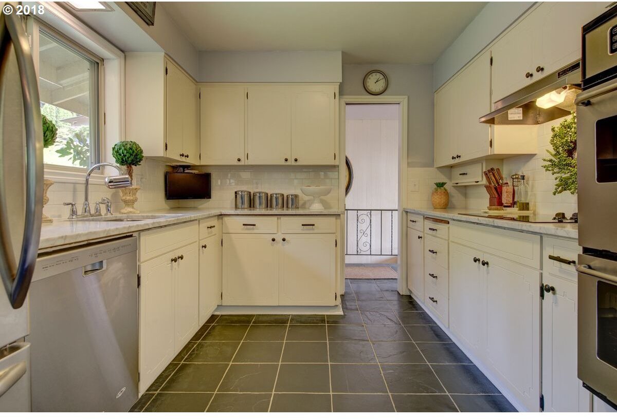 10958 Southeast Valley View Terrace Happy Valley, OR 97086 - Photo 11 of 32