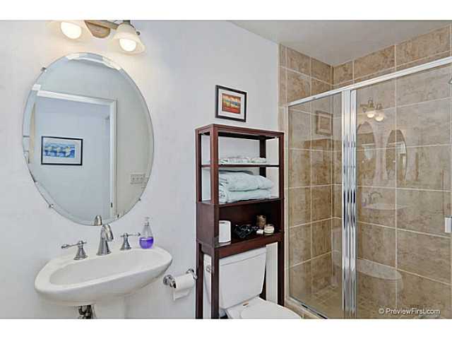 366 Forward Street, Unit E La Jolla, CA 92037 - Photo 17 of 23 Upstairs Full Bathroom for Guests/Second Bedroom