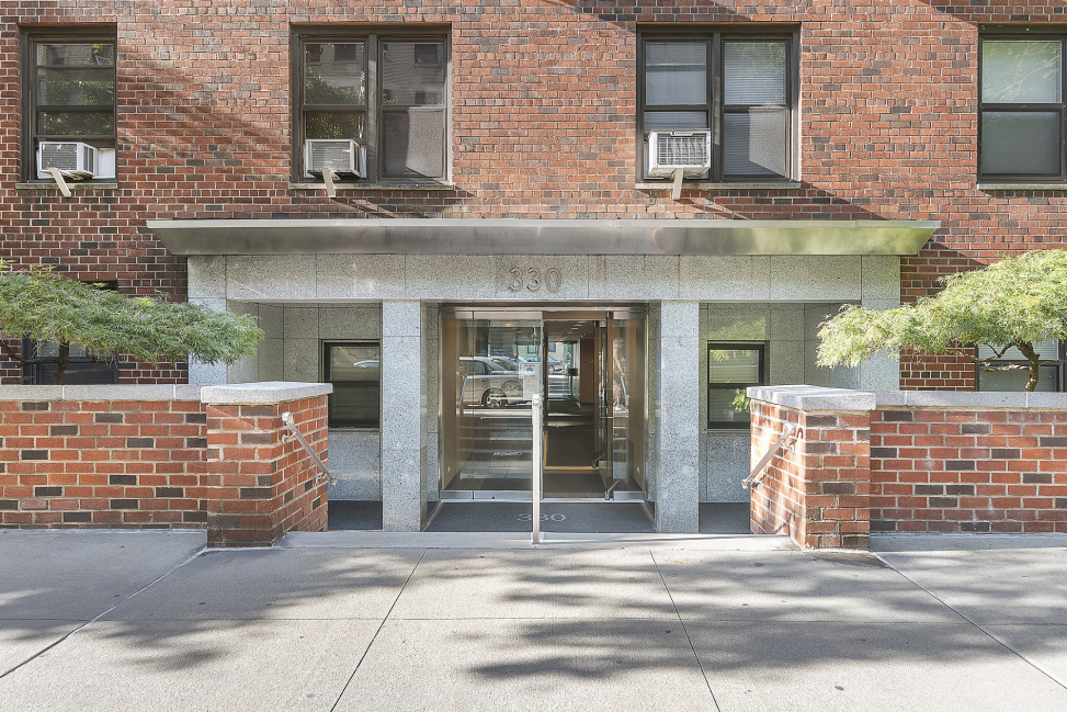 330 E 80th St, Manhattan, NY 10075 - Photo 2 of 4