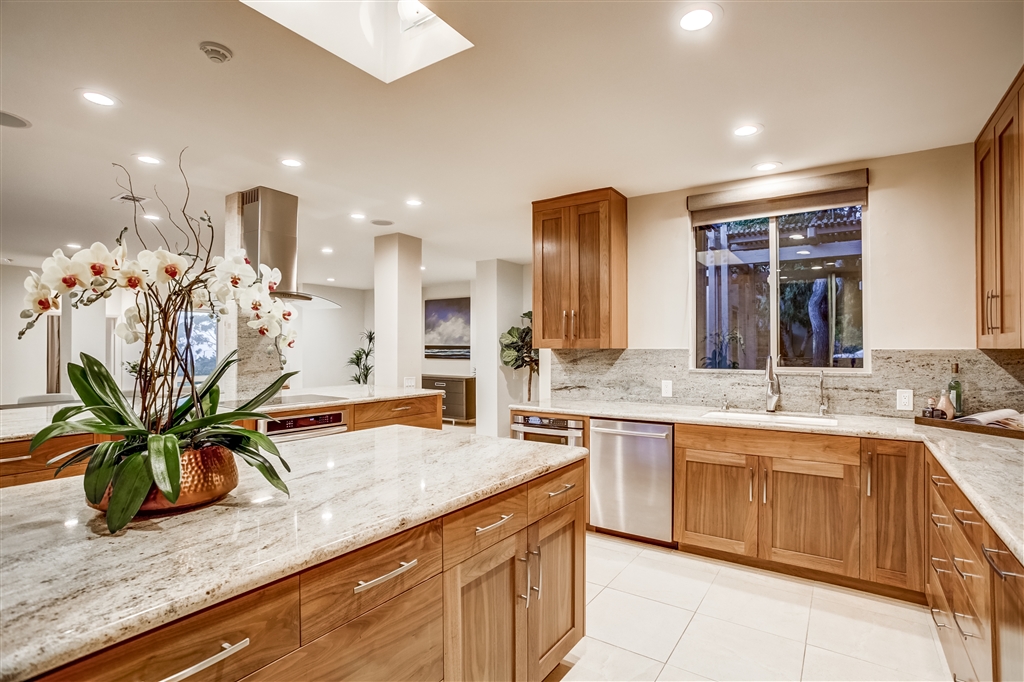 7030 Fairway Road La Jolla, CA 92037 - Photo 11 of 25 Gallery Image 11