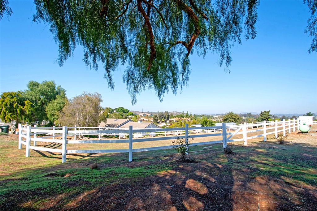 360 Futurity Lane Fallbrook, CA 92028 - Photo 20 of 24