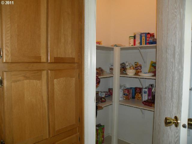 20650 Northeast Sandview Drive Fairview, OR 97024 - Photo 4 of 16